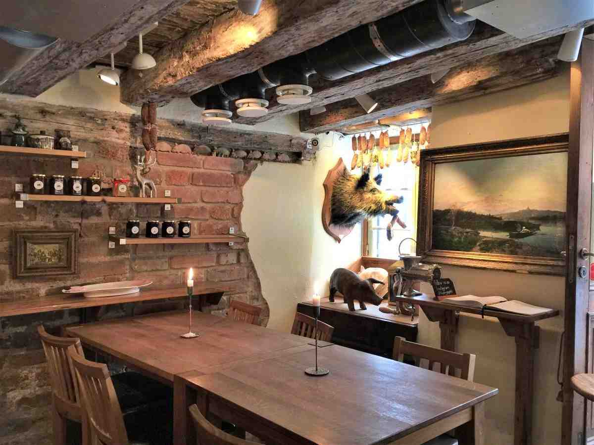 斯德哥爾摩老城區餐廳用餐