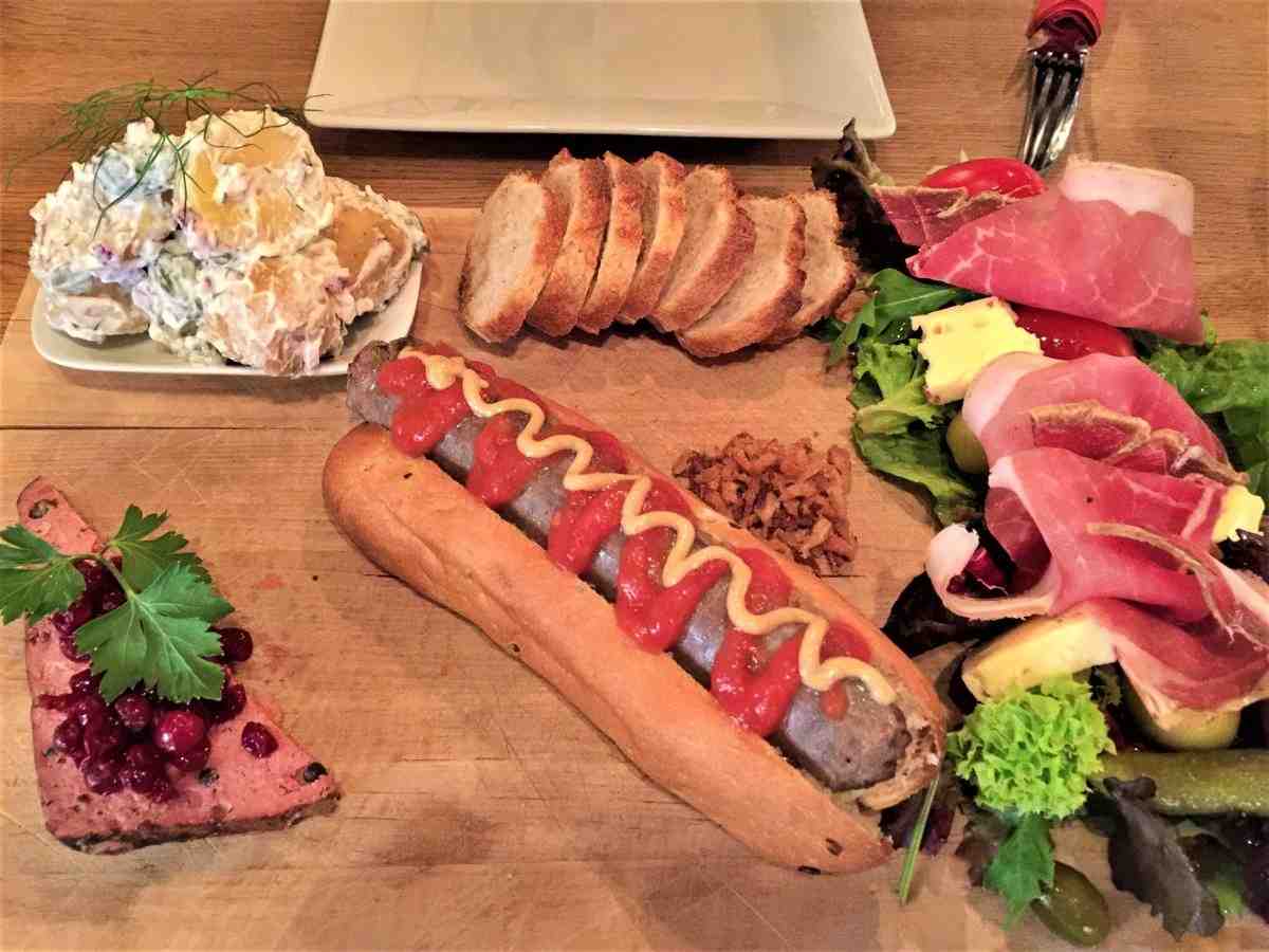 斯德哥爾摩老城區餐廳用餐